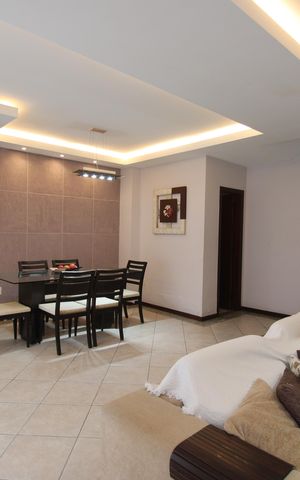 Casa de condomínio à venda com 215m², 4 quartos e 2 vagasSala