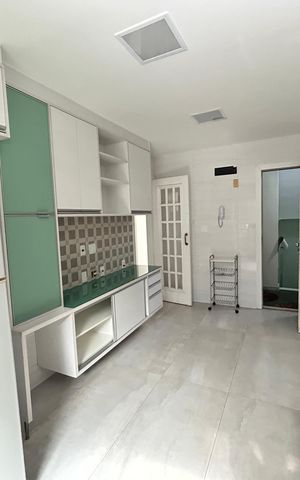 Apartamento à venda com 140m², 3 quartos e 2 vagasCozinha