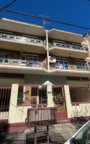 Apartamento à venda com 140m², 3 quartos e 2 vagasFachada + placa