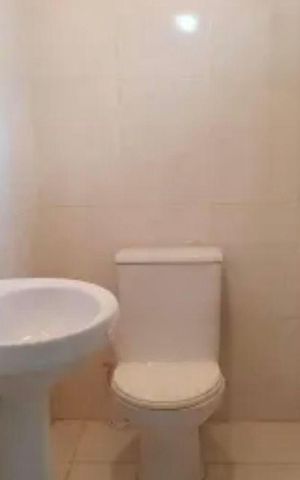 Casa para alugar com 100m², 3 quartos e 1 vaga Casa para alugar com 100m², 3 quartos e 1 vagaBanheiro