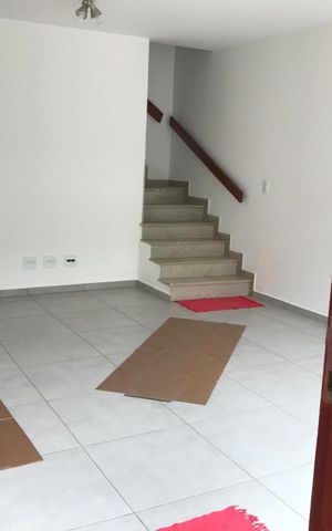 Casa para alugar com 100m², 3 quartos e 1 vaga Casa para alugar com 100m², 3 quartos e 1 vagaSala