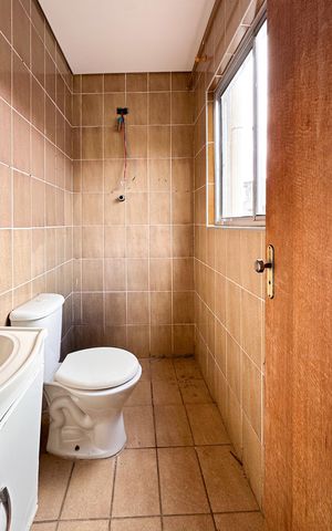 Casa à venda com 326m², 3 quartos e 4 vagas Casa à venda com 326m², 3 quartos e 4 vagasLavabo - Casa 2