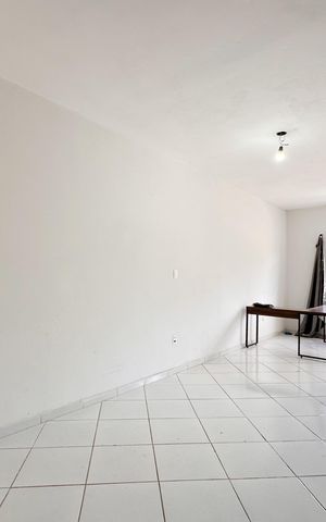 Casa à venda com 326m², 3 quartos e 4 vagas Casa à venda com 326m², 3 quartos e 4 vagasSala - Casa 1