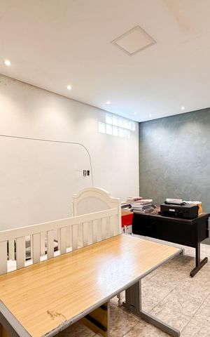 Casa à venda com 326m², 3 quartos e 4 vagas Casa à venda com 326m², 3 quartos e 4 vagasSala - Casa 2
