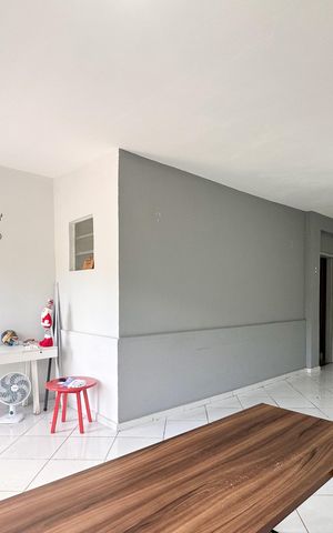 Casa à venda com 326m², 3 quartos e 4 vagas Casa à venda com 326m², 3 quartos e 4 vagasSala - Casa 1