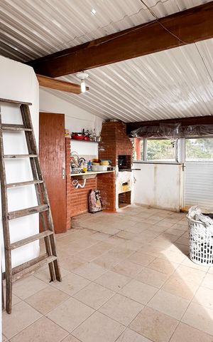Casa à venda com 326m², 3 quartos e 4 vagas Casa à venda com 326m², 3 quartos e 4 vagasÁrea de Serviço - Casa 2