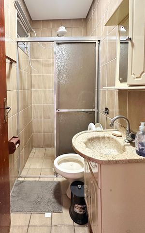 Casa à venda com 326m², 3 quartos e 4 vagas Casa à venda com 326m², 3 quartos e 4 vagasBanheiro Social - Casa 2