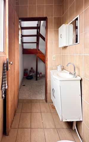 Casa à venda com 326m², 3 quartos e 4 vagas Casa à venda com 326m², 3 quartos e 4 vagasLavabo - Casa 2