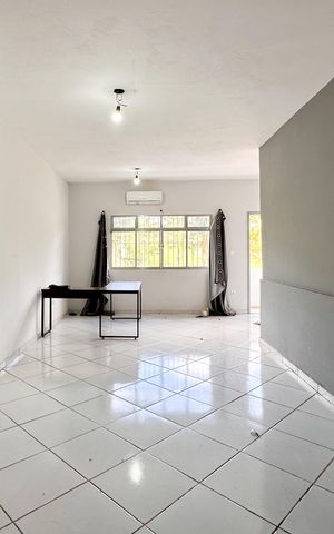 Casa à venda com 326m², 3 quartos e 4 vagas Casa à venda com 326m², 3 quartos e 4 vagasSala - Casa 1