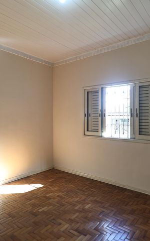 Casa à venda com 156m², 2 quartos e 3 vagas Casa à venda com 156m², 2 quartos e 3 vagasQuarto 1