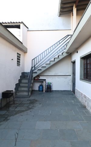 Casa à venda com 156m², 2 quartos e 3 vagas Casa à venda com 156m², 2 quartos e 3 vagasCasa 2