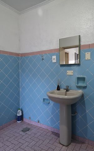 Casa à venda com 156m², 2 quartos e 3 vagas Casa à venda com 156m², 2 quartos e 3 vagasBanheiro