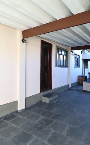 Casa à venda com 156m², 2 quartos e 3 vagas Casa à venda com 156m², 2 quartos e 3 vagasGaragem