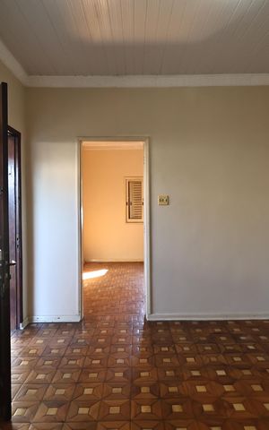 Casa à venda com 156m², 2 quartos e 3 vagas Casa à venda com 156m², 2 quartos e 3 vagasSala