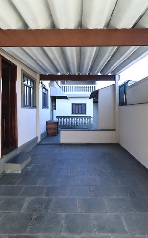 Casa à venda com 156m², 2 quartos e 3 vagas Casa à venda com 156m², 2 quartos e 3 vagasGaragem