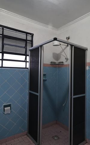 Casa à venda com 156m², 2 quartos e 3 vagas Casa à venda com 156m², 2 quartos e 3 vagasBanheiro