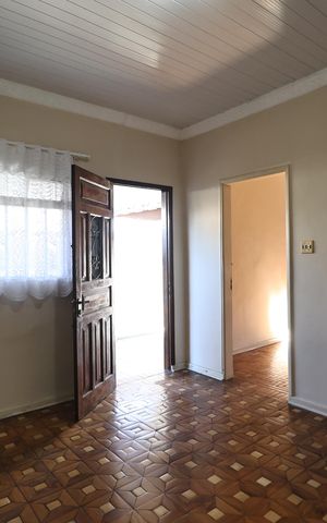 Casa à venda com 156m², 2 quartos e 3 vagas Casa à venda com 156m², 2 quartos e 3 vagasSala