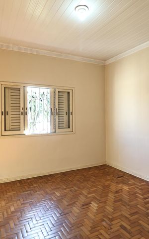 Casa à venda com 156m², 2 quartos e 3 vagas Casa à venda com 156m², 2 quartos e 3 vagasQuarto 1