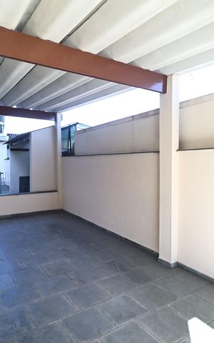 Casa à venda com 156m², 2 quartos e 3 vagas Casa à venda com 156m², 2 quartos e 3 vagasGaragem