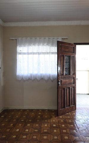 Casa à venda com 156m², 2 quartos e 3 vagas Casa à venda com 156m², 2 quartos e 3 vagasSala