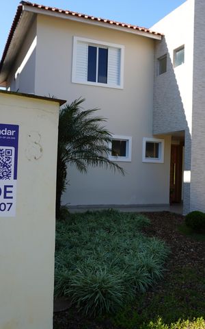 Casa de condomínio à venda com 313m², 4 quartos e 4 vagasFachada