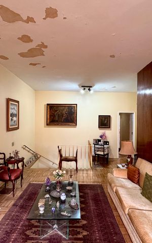 Casa à venda com 328m², 4 quartos e 2 vagas