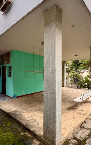 Casa à venda com 328m², 4 quartos e 2 vagas