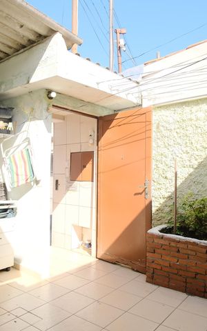Casa à venda com 90m², 2 quartos e sem vagaQuintal