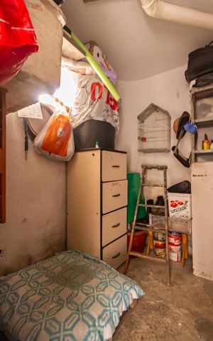 Casa à venda com 253m², 4 quartos e 5 vagas Casa à venda com 253m², 4 quartos e 5 vagasDesposito