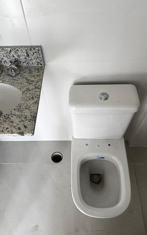 Apartamento à venda com 56m², 2 quartos e 2 vagas Apartamento à venda com 56m², 2 quartos e 2 vagasBanheiro