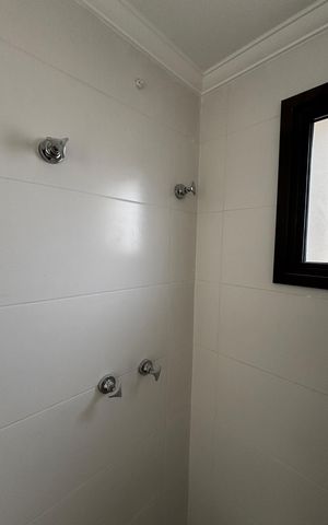 Apartamento à venda com 56m², 2 quartos e 2 vagas Apartamento à venda com 56m², 2 quartos e 2 vagasBanheiro da Suíte