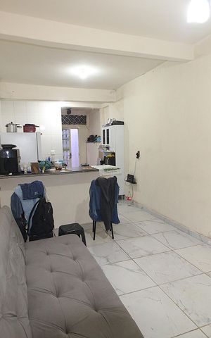 Casa à venda com 80m², 2 quartos e sem vagaSala