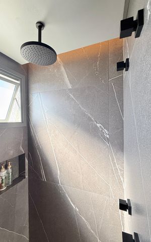Apartamento à venda com 78m², 2 quartos e 1 vaga Apartamento à venda com 78m², 2 quartos e 1 vagaBanheiro Suíte 1