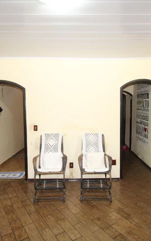 Casa à venda com 280m², 4 quartos e 4 vagasSala / Cozinha