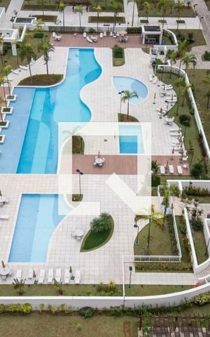 Apartamento para alugar com 155m², 3 quartos e 3 vagas Apartamento para alugar com 155m², 3 quartos e 3 vagasÁrea comum - Piscina