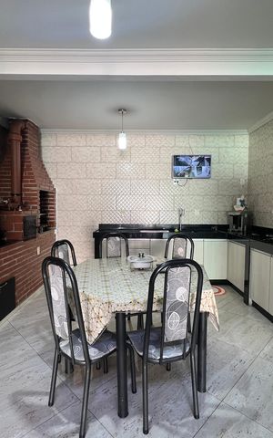 Casa à venda com 400m², 4 quartos e 6 vagas Casa à venda com 400m², 4 quartos e 6 vagasÁrea comum - Churrasqueira