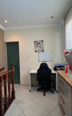 Casa à venda com 400m², 4 quartos e 6 vagas Casa à venda com 400m², 4 quartos e 6 vagasSala 3