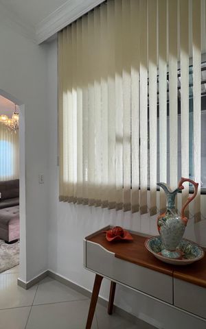 Casa à venda com 400m², 4 quartos e 6 vagas Casa à venda com 400m², 4 quartos e 6 vagasHall