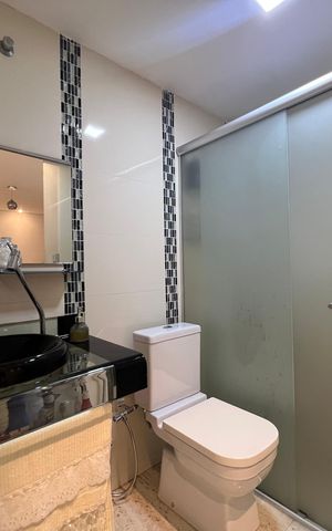 Casa à venda com 400m², 4 quartos e 6 vagas Casa à venda com 400m², 4 quartos e 6 vagasBanheiro da Suíte 2