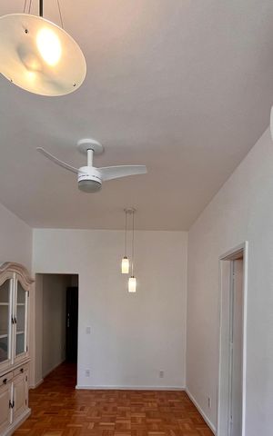 Apartamento para alugar com 90m², 3 quartos e 1 vaga Apartamento para alugar com 90m², 3 quartos e 1 vagaSala