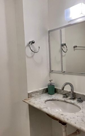 Apartamento para alugar com 90m², 3 quartos e 1 vaga Apartamento para alugar com 90m², 3 quartos e 1 vagaBanheiro social