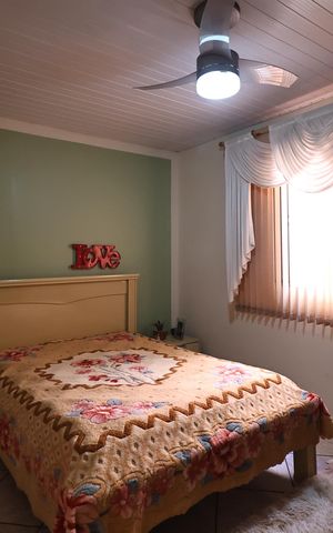 Casa à venda com 138m², 2 quartos e 2 vagas Casa à venda com 138m², 2 quartos e 2 vagasQuarto 1