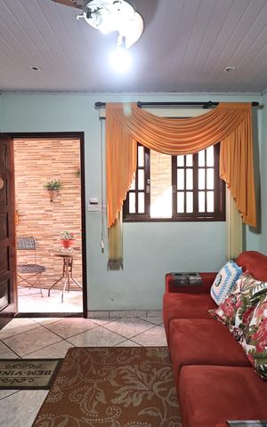 Casa à venda com 138m², 2 quartos e 2 vagas Casa à venda com 138m², 2 quartos e 2 vagasSala