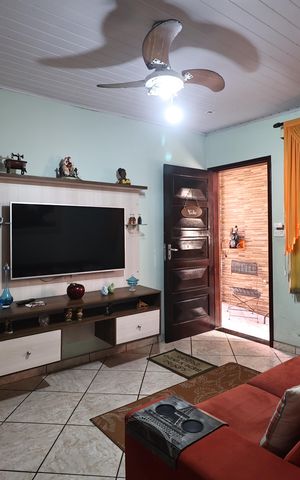 Casa à venda com 138m², 2 quartos e 2 vagas Casa à venda com 138m², 2 quartos e 2 vagasSala