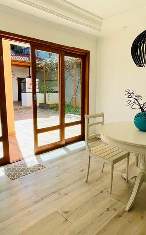 Casa de condomínio para alugar com 600m², 4 quartos e 4 vagas Casa de condomínio para alugar com 600m², 4 quartos e 4 vagasSala de Jantar