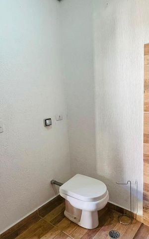Casa de condomínio para alugar com 600m², 4 quartos e 4 vagas Casa de condomínio para alugar com 600m², 4 quartos e 4 vagasBanheiro