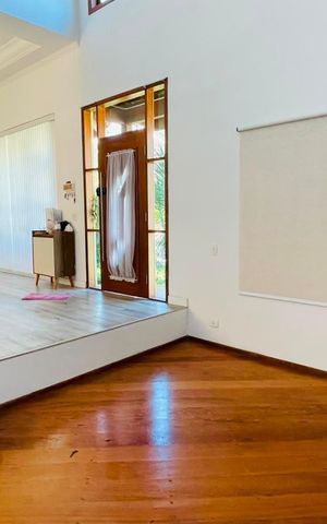 Casa de condomínio para alugar com 600m², 4 quartos e 4 vagas Casa de condomínio para alugar com 600m², 4 quartos e 4 vagasSala