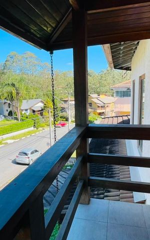 Casa de condomínio para alugar com 600m², 4 quartos e 4 vagas Casa de condomínio para alugar com 600m², 4 quartos e 4 vagasSacada
