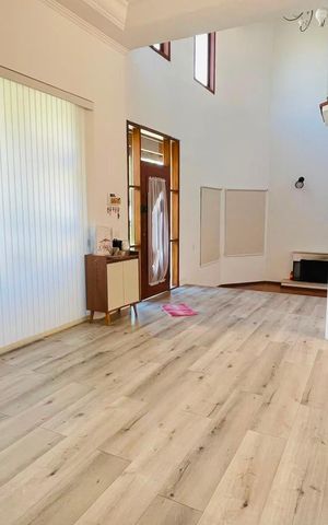 Casa de condomínio para alugar com 600m², 4 quartos e 4 vagas Casa de condomínio para alugar com 600m², 4 quartos e 4 vagasSala
