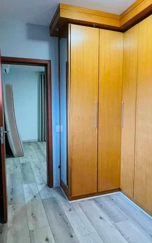 Casa de condomínio para alugar com 600m², 4 quartos e 4 vagas Casa de condomínio para alugar com 600m², 4 quartos e 4 vagasCloset